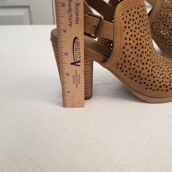 Universal Thread Cut-Out Slingback 3.5 Inch Wedge Women Size 7 - Picture 3 of 8